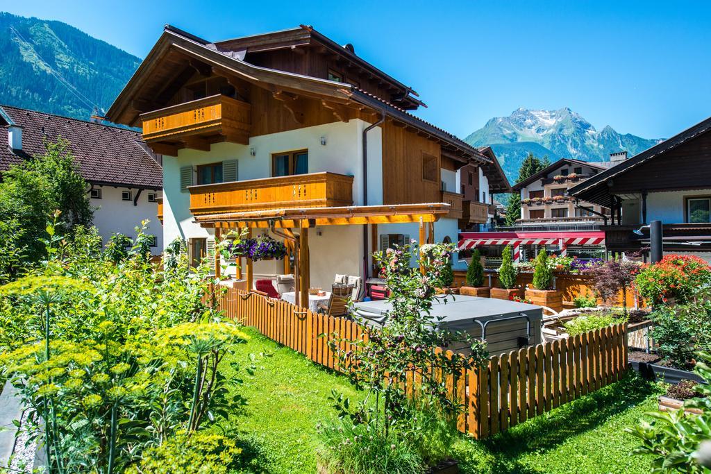 ホテル Moroder Haus マイヤーホーフェン エクステリア 写真