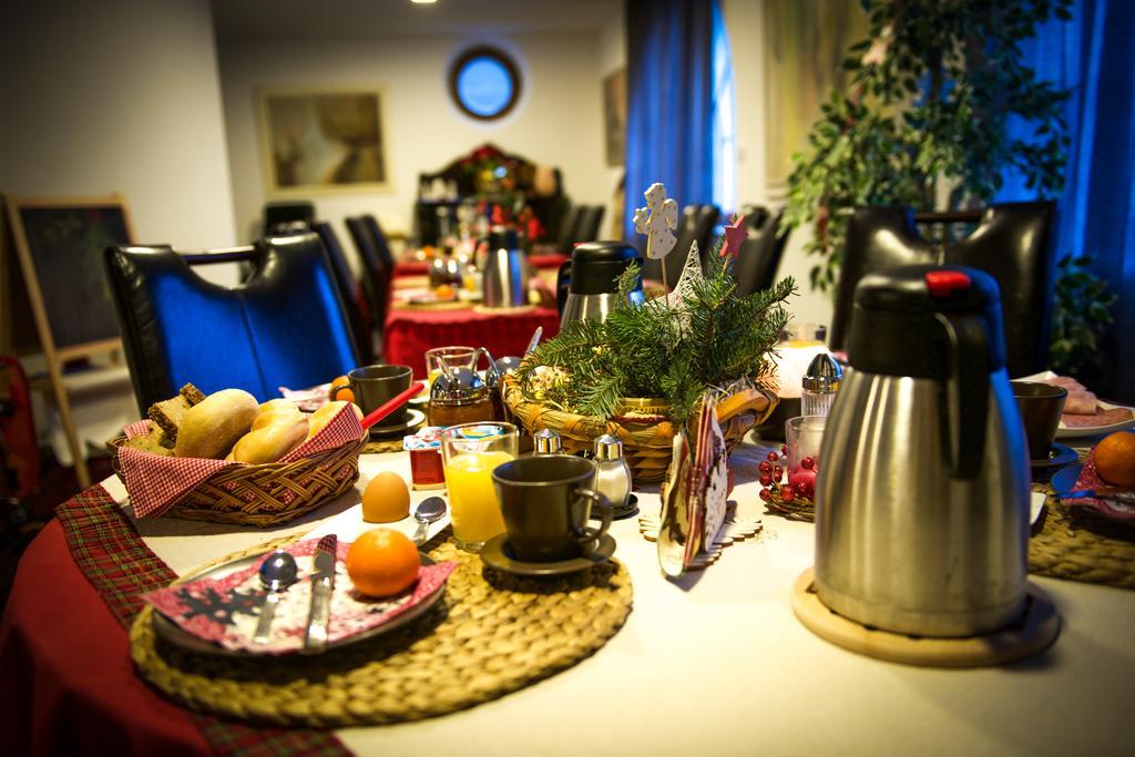ホテル Moroder Haus マイヤーホーフェン エクステリア 写真